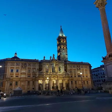Free Breakfast - Big In The Heart Of Apartamento