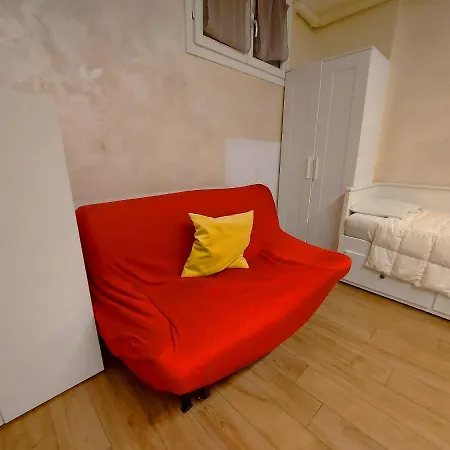 Free Breakfast - Big In The Heart Of Apartment *