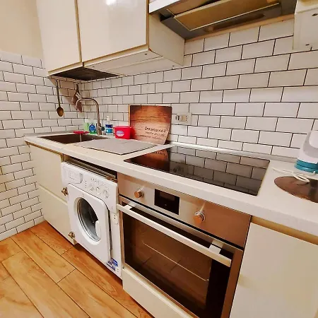 Free Breakfast - Big In The Heart Of Apartment Rome